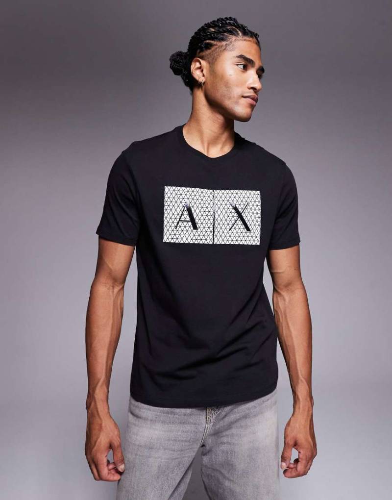 Armani Exchange - Kurzärmliges T-Shirt in Schwarz mit zentriertem Logo von Armani Exchange