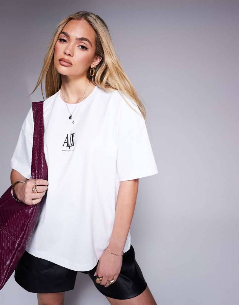 Armani Exchange - Oversize-T-Shirt in Weiß mit mittigem Logo von Armani Exchange