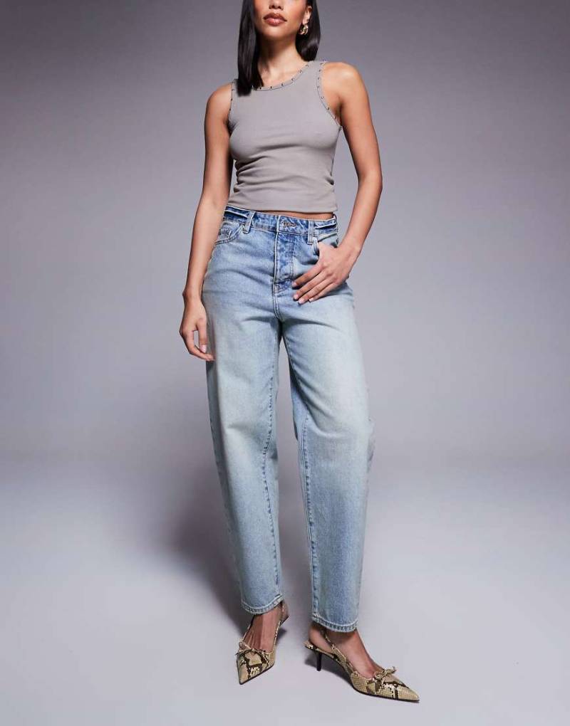 Armani Exchange - Schmal zulaufende Karotten-Jeans in Hellblau von Armani Exchange