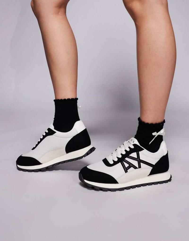 Armani Exchange - Sneaker aus Wildleder-Mix in Schwarz und Weiß mit Logo von Armani Exchange