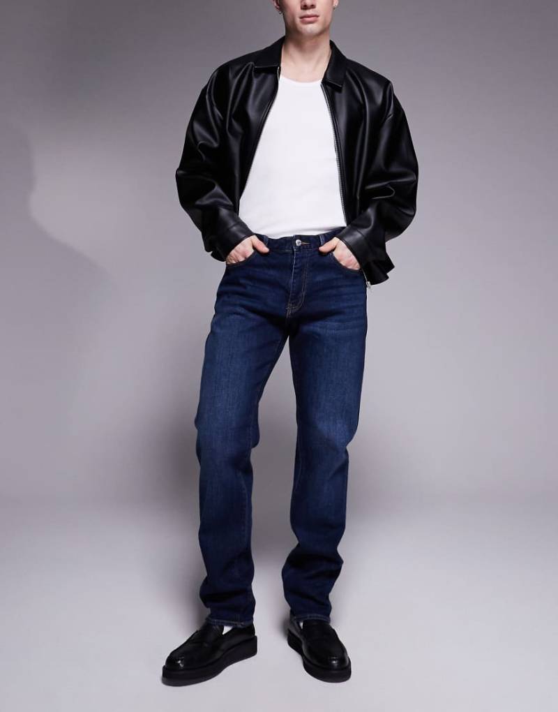Armani Exchange - Straight Jeans in dunkelblauer Waschung von Armani Exchange