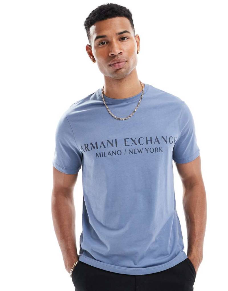 Armani Exchange - T-Shirt in Blau mit Logo-Schriftzug von Armani Exchange