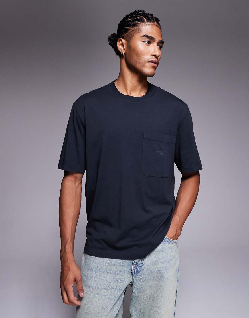 Armani Exchange - T-Shirt in Marineblau mit Logo von Armani Exchange