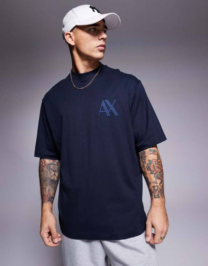 Armani Exchange - T-Shirt in Marineblau mit farblich abgestimmtem Logo von Armani Exchange