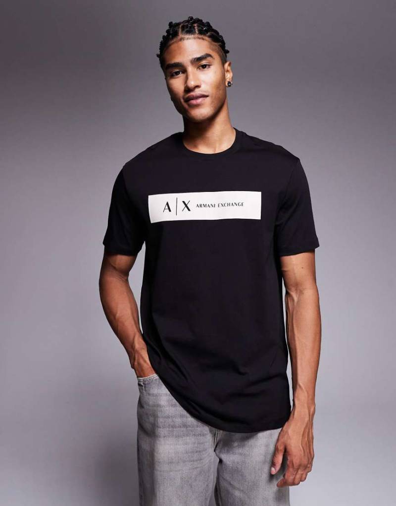 Armani Exchange - T-Shirt in Schwarz mit zentriertem Logo von Armani Exchange