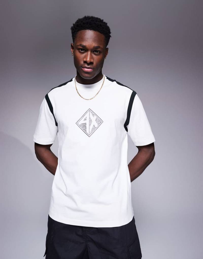 Armani Exchange - T-Shirt in Weiß mit mittigem Logo von Armani Exchange