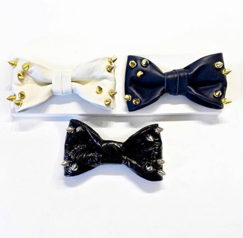 Einzigartige Handgemachte Leder Fliege Mit Nieten - Made To Order von ArmedandDangerousNYC
