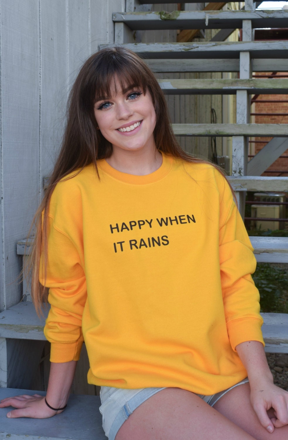 Glücklich, Wenn Es Regnet Tumblr Herbst Pullover - in Gelb Und Navy Sweatshirt Glücklich, Wenn Es Regnet Tumblr Herbst Pullover - in Gelb Und Navy Sweatshirt von ArmiTee