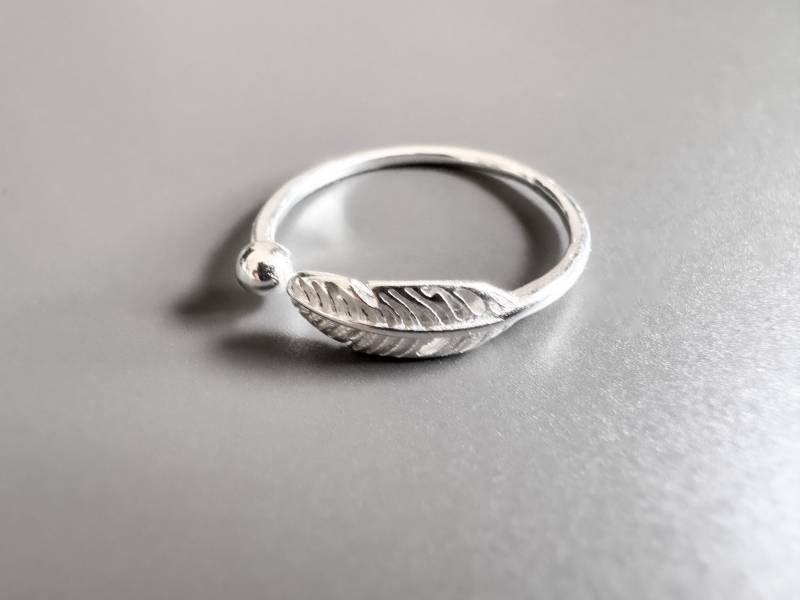 925 Silber Ring Mit Federmotiv, Boho Silber, Fingerring Feder in Damen Zierlicher Verstellbar von ArmoniaCollier