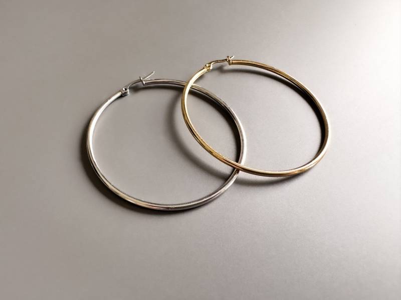 Große Goldene Und Silberne Creolen Aus Edelstahl, Creolen, Hoop Ohrringe, Gold Silber Ring Ohrringe Große Goldene Und Silberne Creolen Aus Edelstahl, Creolen, Hoop Ohrringe, Gold Silber Ring Ohrringe von ArmoniaCollier