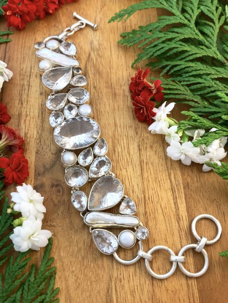 Bergkristall Mit Barockperlen Armband von ArnavaJewelry