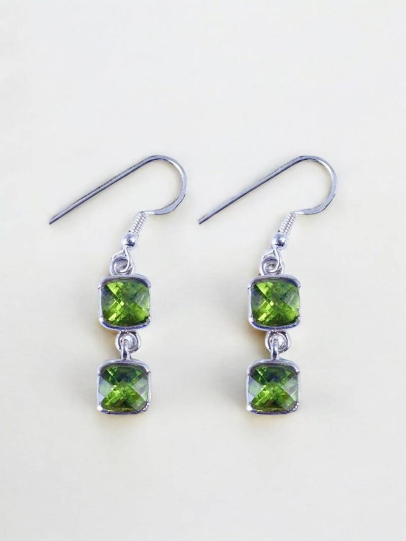 Peridot Ohrschmuck von ArnavaJewelry