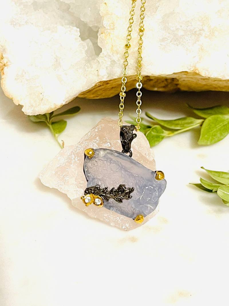 Verkauf. Spielraum. Chalcedon Halskette | Blaue Rohe Rohe Kette Meditations-Halskette von AroulasBoutique