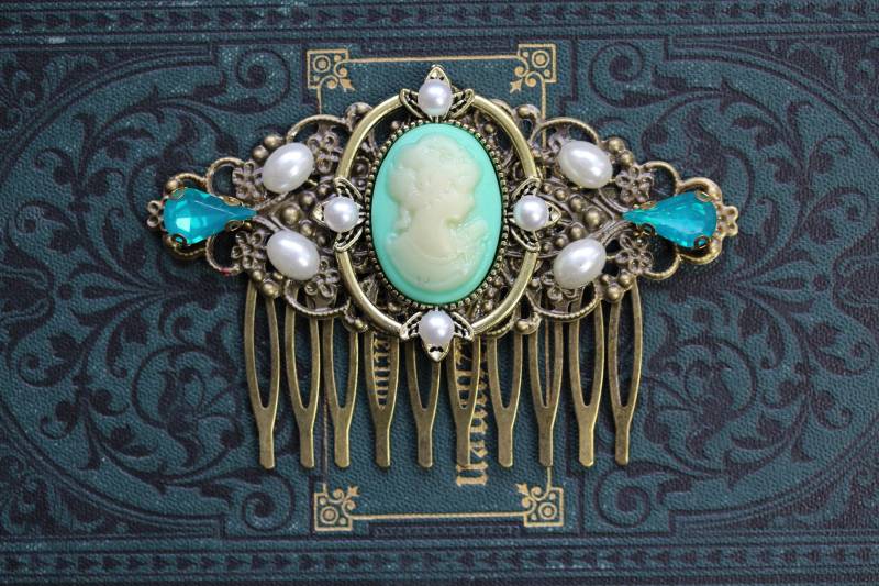 Vintage Look Haarkamm Mit Kamée Viktorianisch & Kunstperlen ~Viridian Ii~ von ArsInsomnia