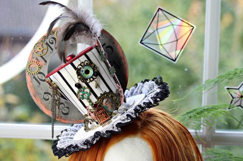 steampunk Zirkus Burlesque Mini Hut Perücke Unikat Viele Details Unisex ~Joker~ von ArsInsomnia