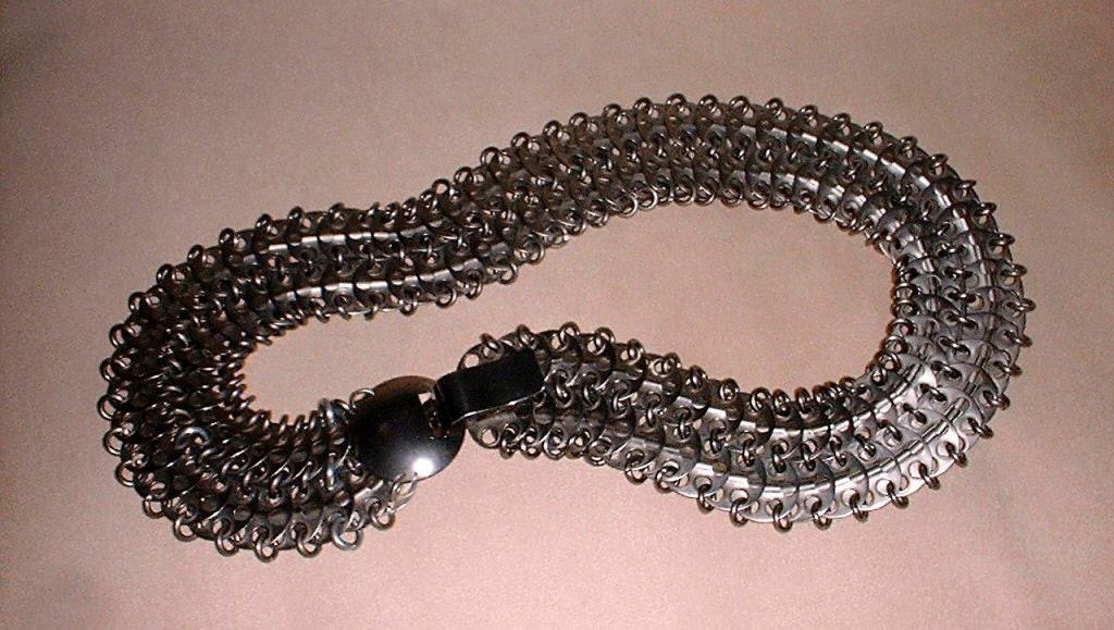 Vintage Original 1970 Paco Rabanne Aluminium Scheibe Gürtel Carnaby Street Vintage Original 1970 Paco Rabanne Aluminium Scheibe Gürtel Carnaby Street von ArsenicandOldLace