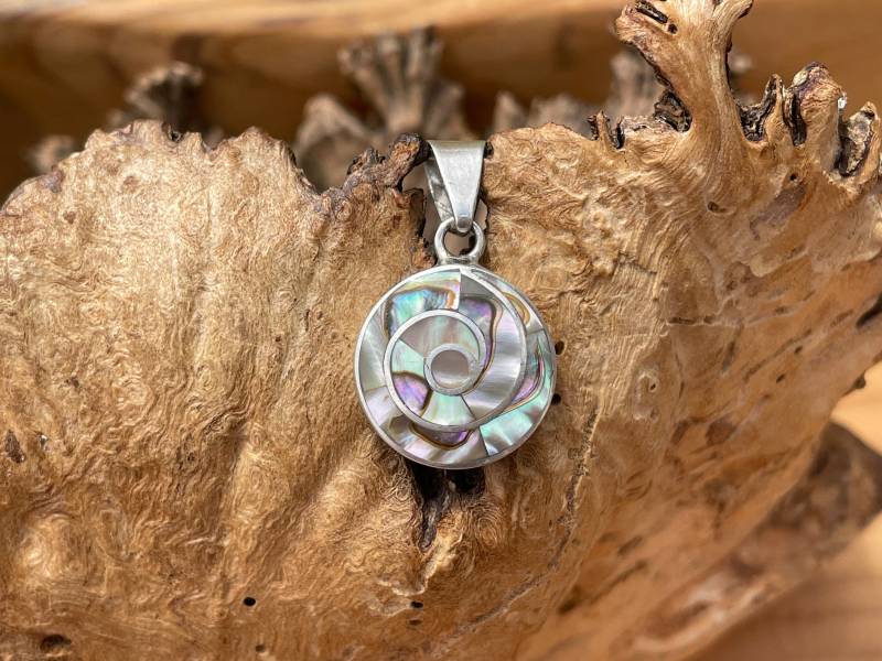 Abalone Spirale Silber Anhänger von ArtAndean