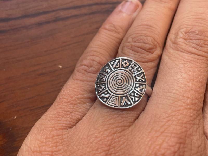 Einstellbare Silber Inka Symbole Mit Spiral Pachamama Ring von ArtAndean