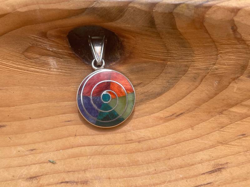 Regenbogen Spirale, Silber Anhänger von ArtAndean