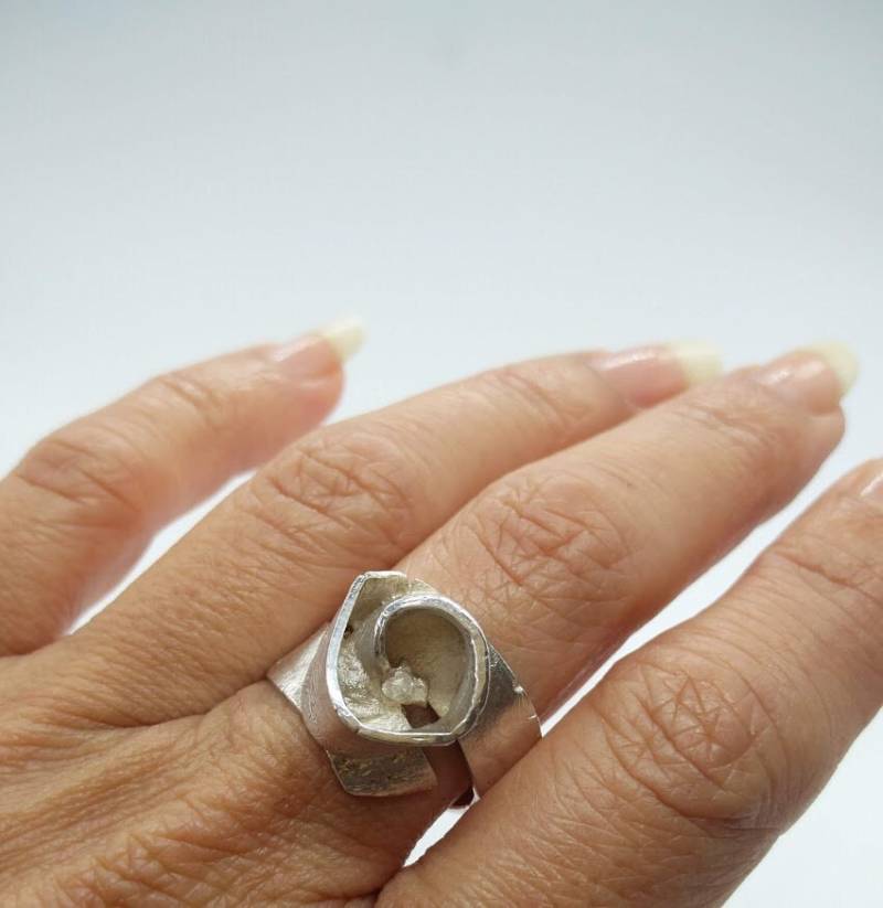 Bi17, Wrapped With Heart & Love Recycled Silver Sculpting-Ring Zircon, Remarkable, Exceptional, Powerful, Unique, Extravagant von ArtBiDesign