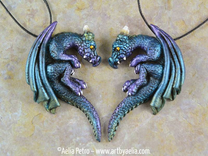 Paar Drachenherz Freundschaftsketten - 2 Aurora Borealis Drachen Auf Lager Und Sofort Versandfertig von ArtByAelia