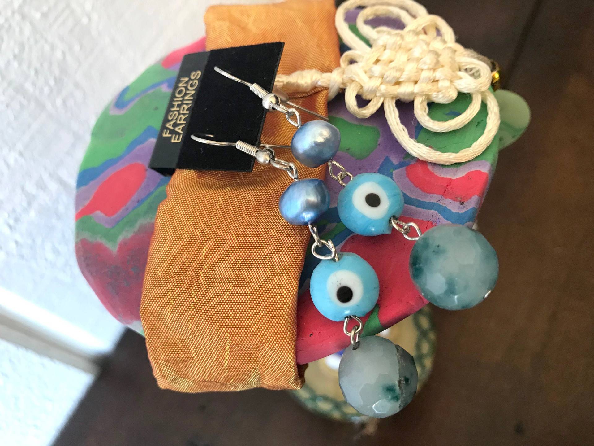 Pfau Aquamarin Und Ozean Perle Evil Eye Silber Tropfen Ohrringe von ArtByMAIMurray