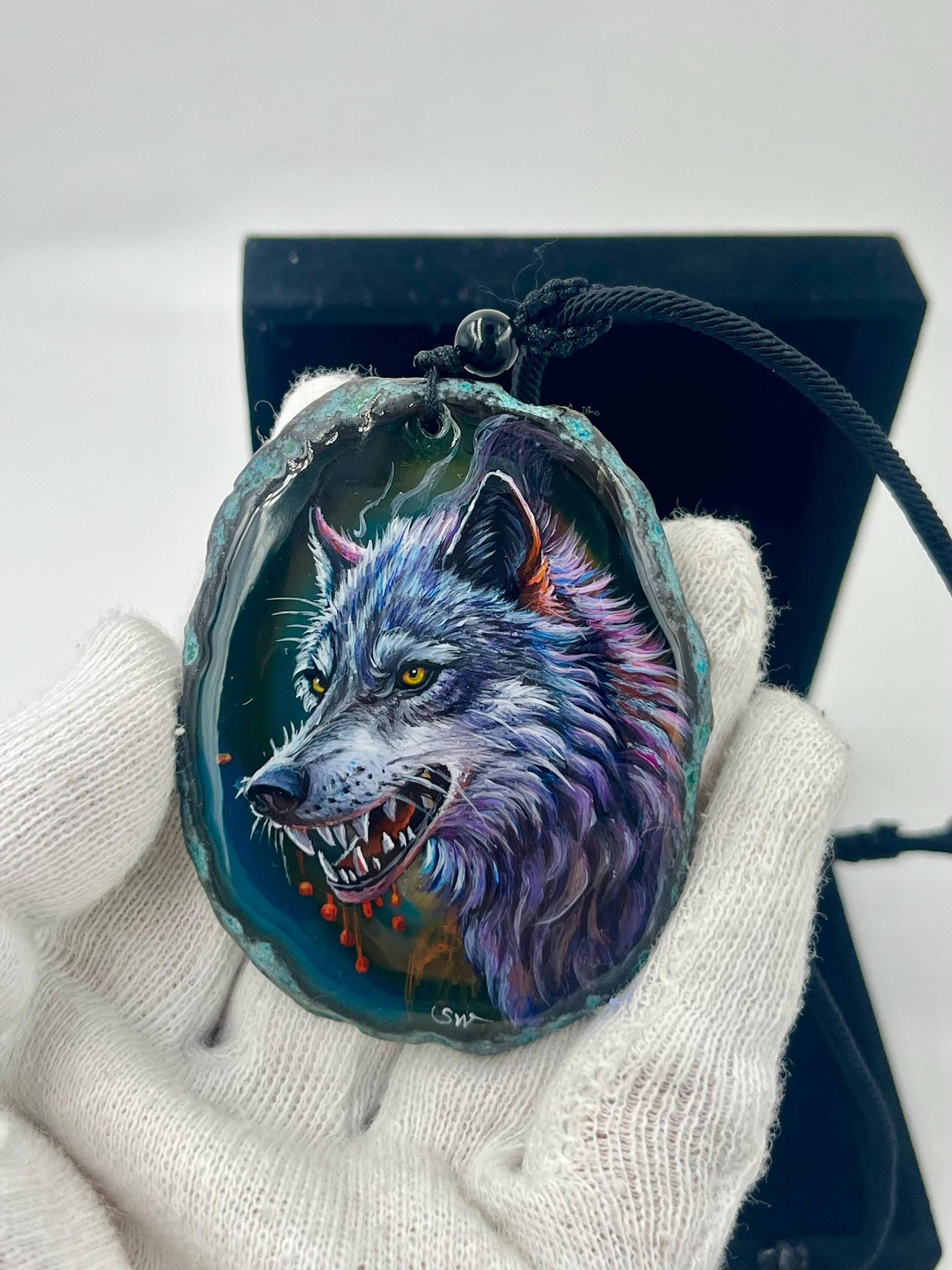 Einzigartige Anhänger /Der Wolf/Achat/Hand Bemalt Einzigartige Anhänger /Der Wolf/Achat/Hand Bemalt von ArtBySophiewang