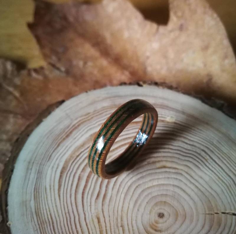 Holzring Holzschmuck Ring Schmuck Schmuckring Upcycling Restfurnier Holzring Holzschmuck Ring Schmuck Schmuckring Upcycling Restfurnier von ArtCycleWood