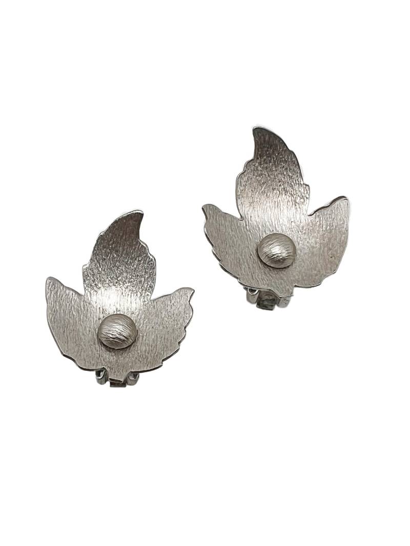 Vintage Blatt Ohrringe Clip Auf Silberfarbenem Metall Mit Dew Drop Center von ArtDecoDame