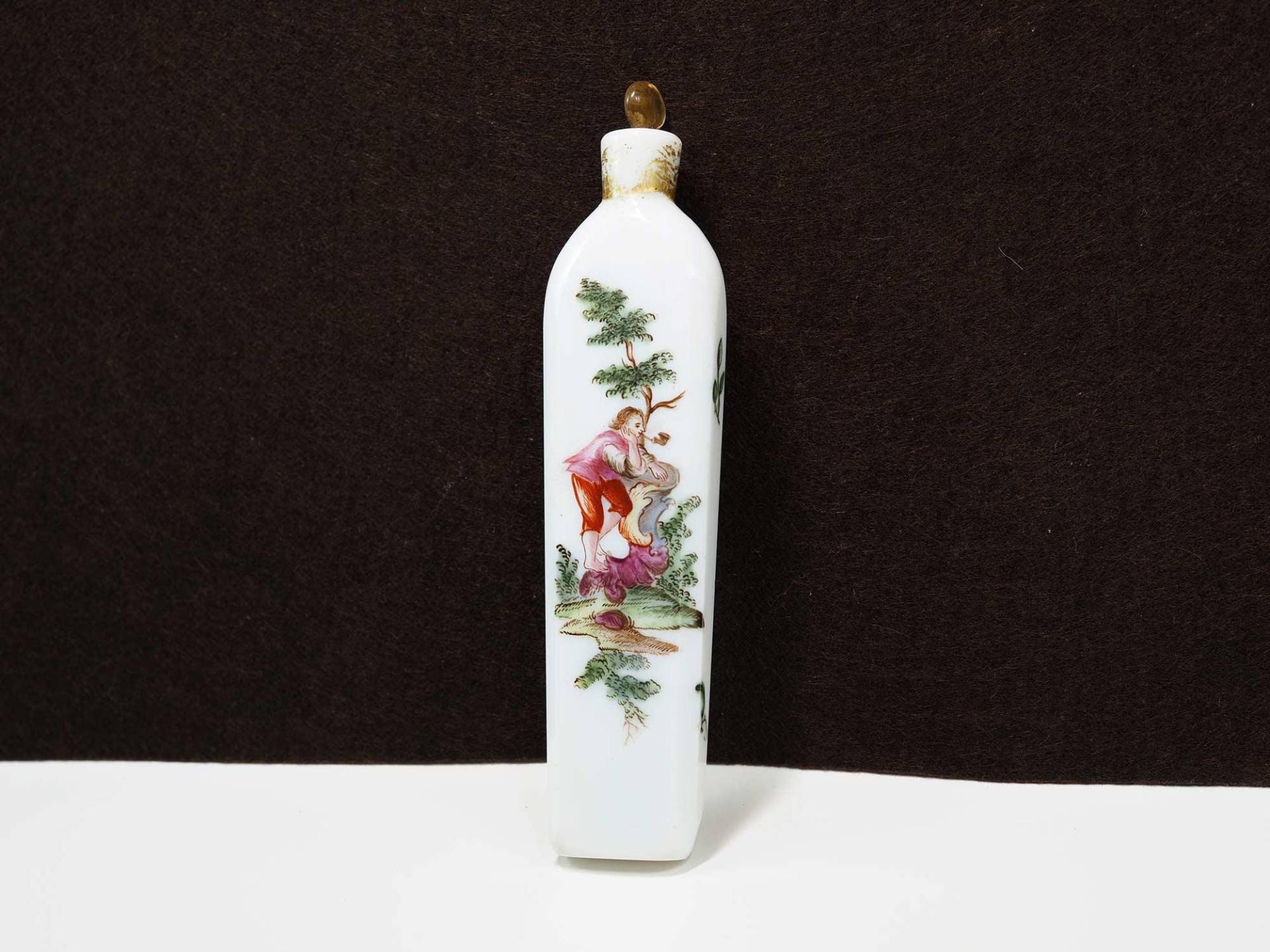 Antike Deutsche Emaille Handbemalte Milchglas Parfüm Flasche Aus Dem 18 von ArtDecoGalaxy