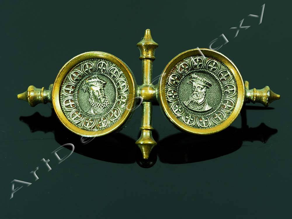 Antike Gothic Revival Stil Brosche von ArtDecoGalaxy