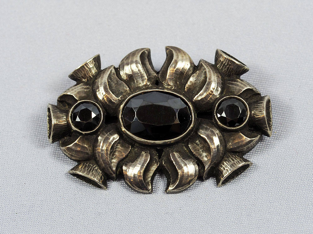 Art Deco Silber Hämatit Brosche-Circa 1920Er Jahre von ArtDecoGalaxy