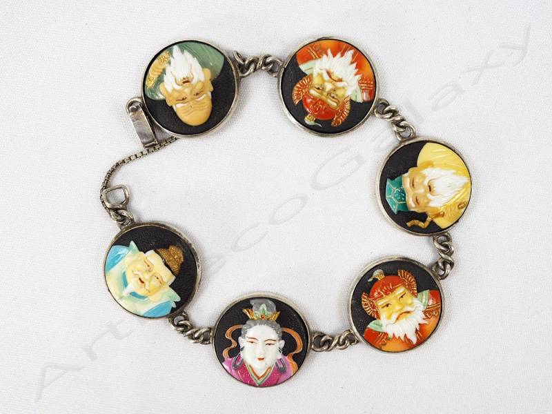 Toshikane "Gotts Of Fortune" Silber Armband von ArtDecoGalaxy