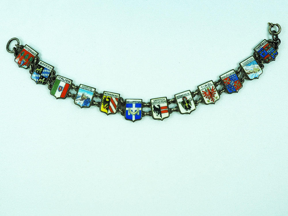 Vintage Silber Emaille Armspange Mit Wappen von ArtDecoGalaxy