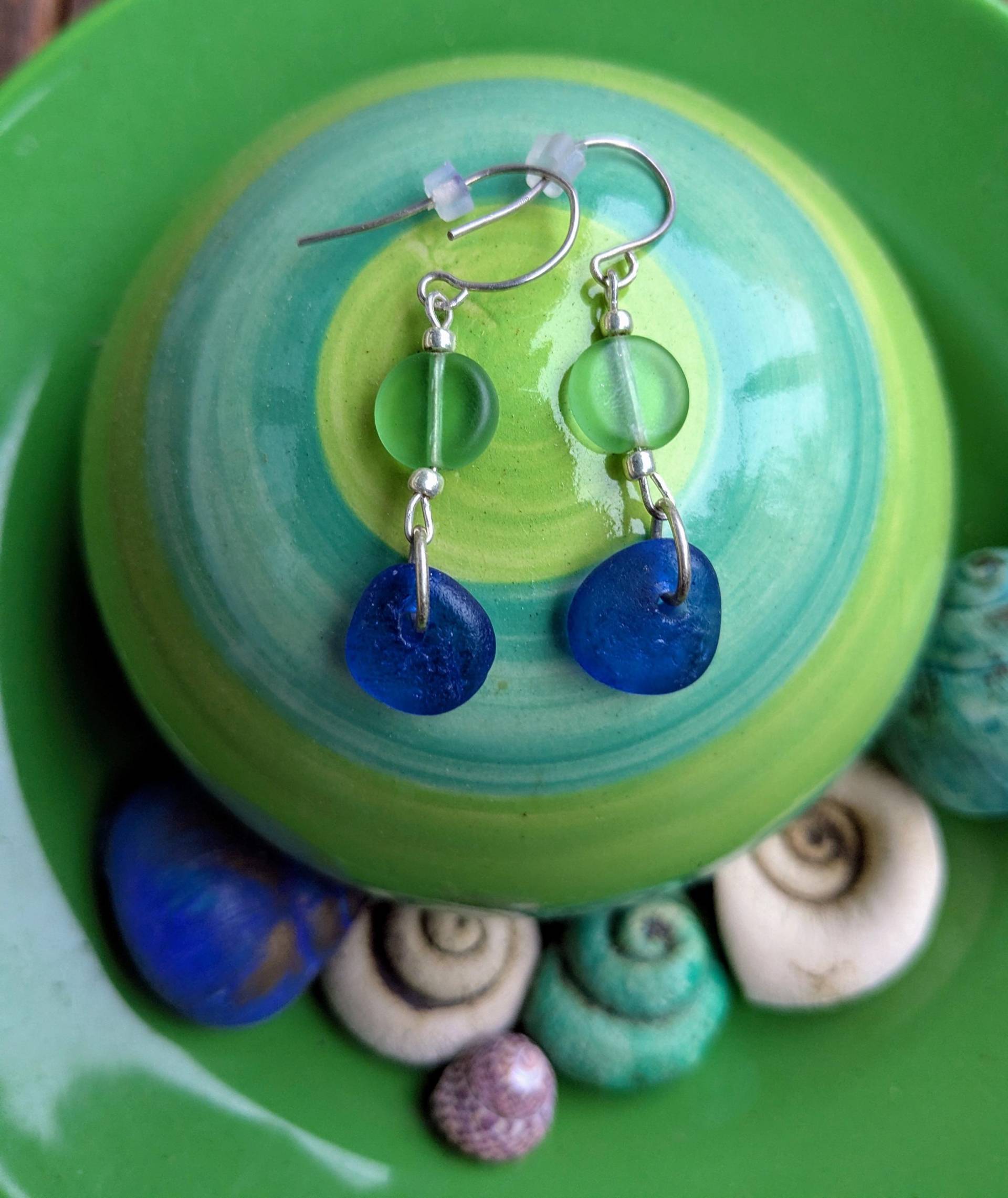 Echte Meerglas Seeglas Ohrringe Strandschmuck Unikat Dunkelblau Seltene Farbe von ArtDesignBySu