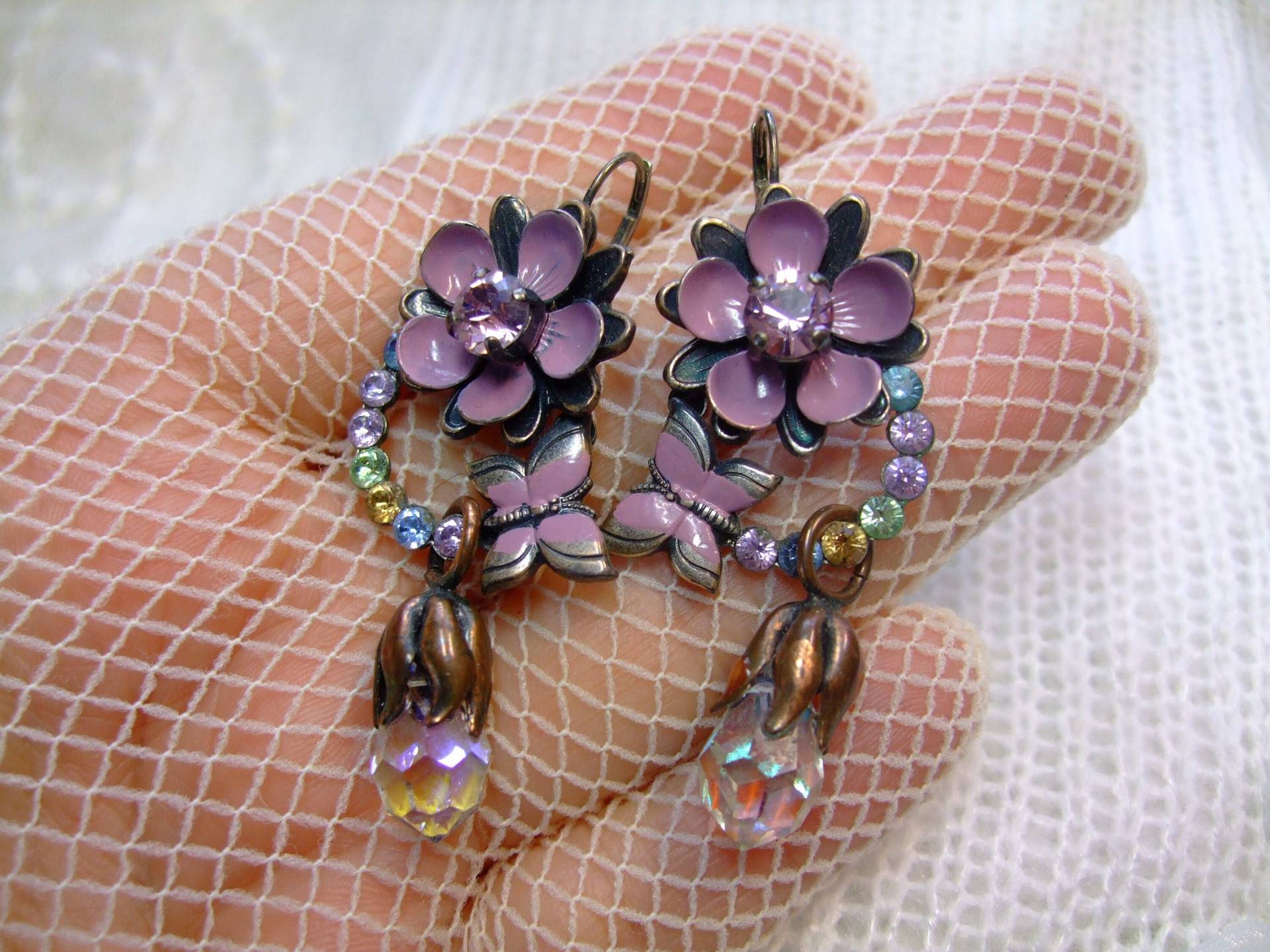 Emaille Blüten Kristall Strass Ohrringe Lila von ArtDesignBySu