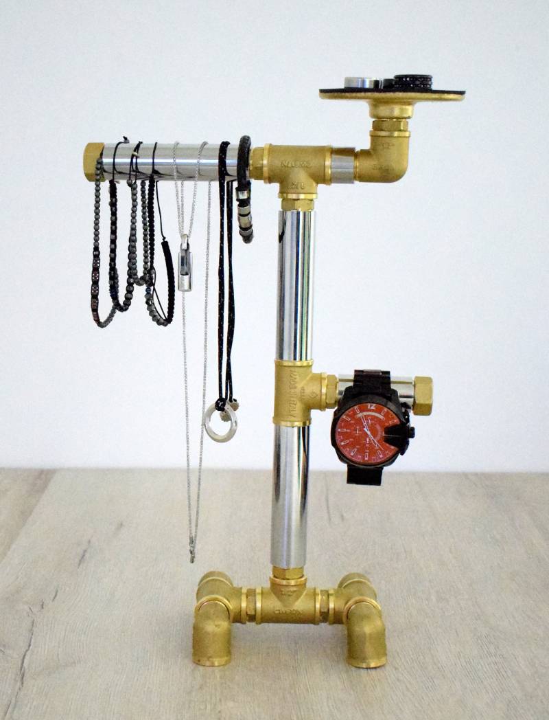 Industrieller Pfeifen-Schmuckständer, T-Bar-Schmuckständer Aus Massivem Messing, Armband-Ausstellungsständer, Uhrenständer von ArtDesignStudioCy