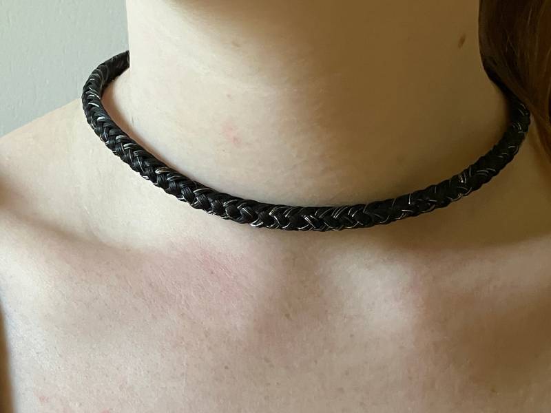 Halskette, Armband Aus Pferdeschweif Mit Silberdraht Geflochten, 38 cm, Schwarz von ArtEberhardt