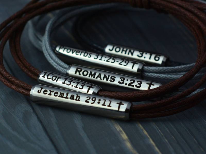 Inspirierende Bibel Zitate Vers Armband. Tägliche Erinnerung Kordel Armband Geschenk Für Frauen Christliches Patenkind Tochter Mutter Frau von ArtEngravingStudio