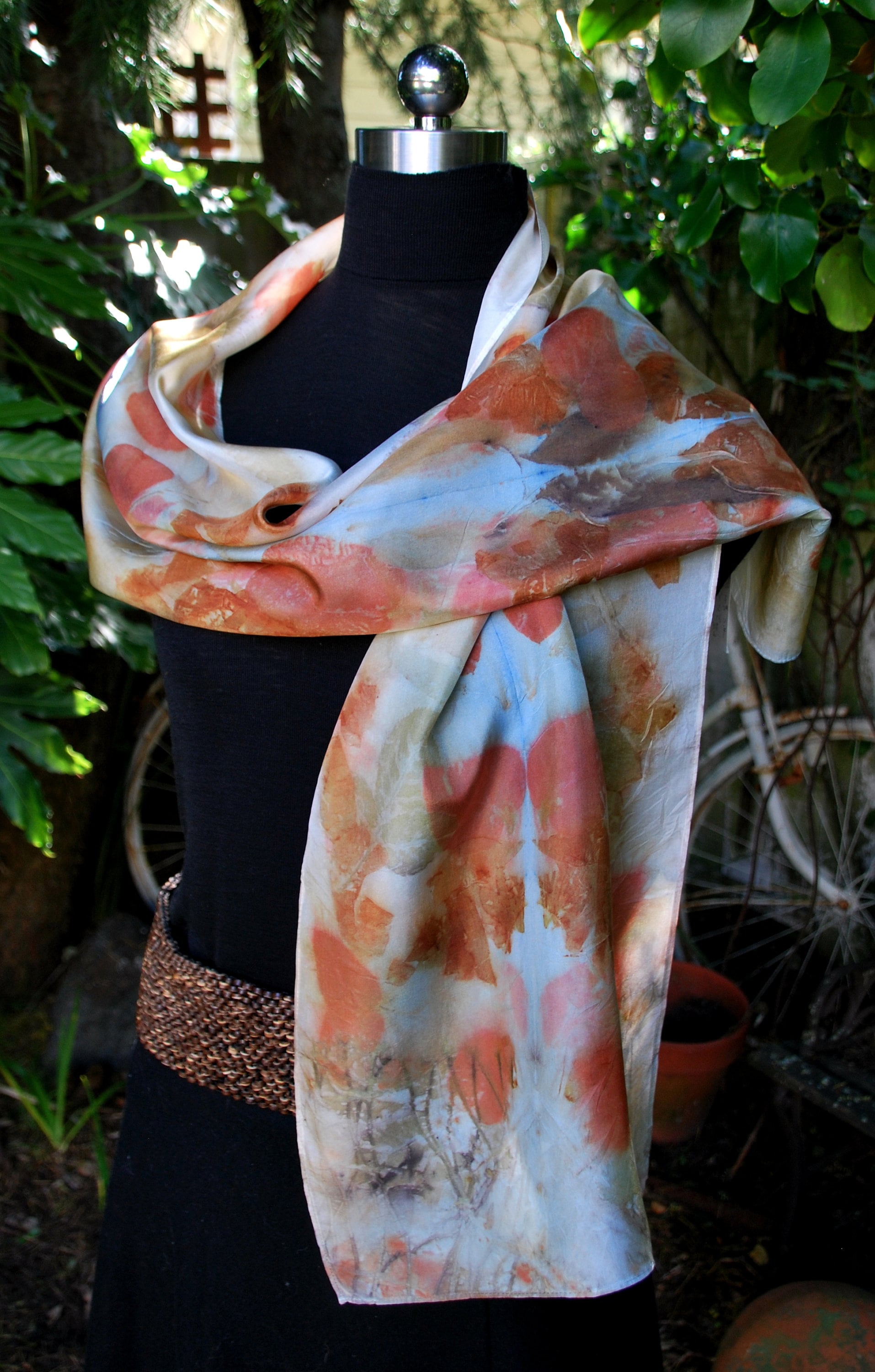 Dieser Luxus Eco Gedruckt 100 % Habatoi Seide Schal Ist Eine Hommage An Die Schönheit Der Natur von ArtFibreDesigNZ