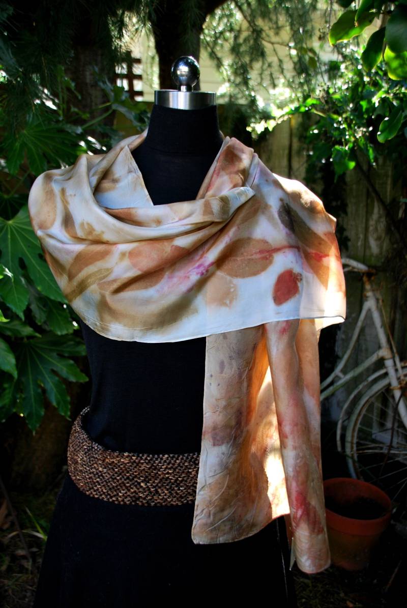 Dieser Luxus Eco Gedruckt 100 % Habatoi Seide Schal Ist Eine Hommage An Die Schönheit Der Natur. Große von ArtFibreDesigNZ