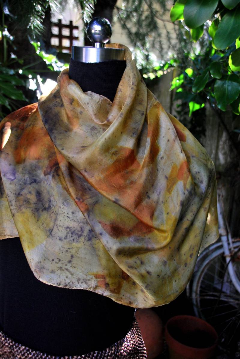 Dieser Luxus Eco Gedruckt 100 % Habatoi Seide Schal Ist Eine Hommage An Die Schönheit Der Natur... Große von ArtFibreDesigNZ