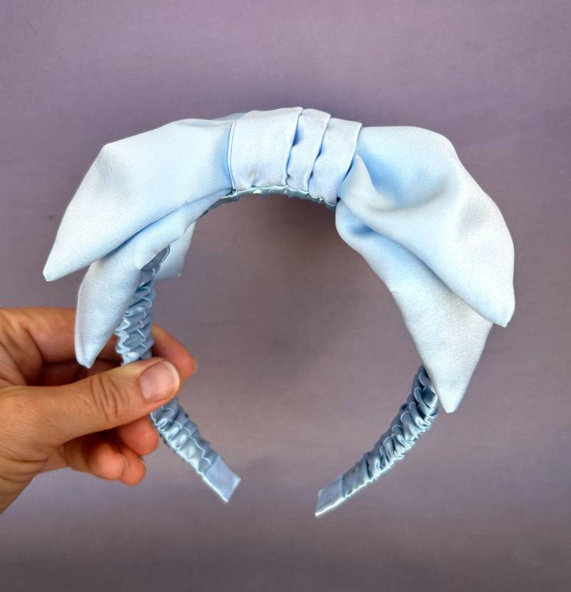 Hellblau Schleifen Stirnband, Schleife Party Hochzeit Mädchen Frauen Erwachsene Damen Satin Große Stirnband Hellblau Schleifen Stirnband, Schleife Party Hochzeit Mädchen Frauen Erwachsene Damen Satin Große Stirnband von ArtFlowerSilk