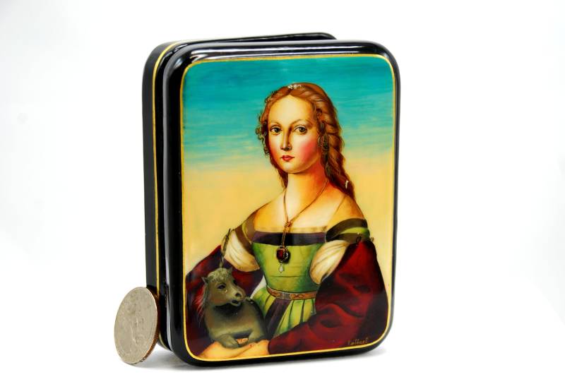 stilvolle Lackschatulle/Schmuckschatulle Kopie Raphael Dame Mit Einhorn Für Wohnkultur Handbemalt Sammlerstück/ Ölfarbe von ArtGIV
