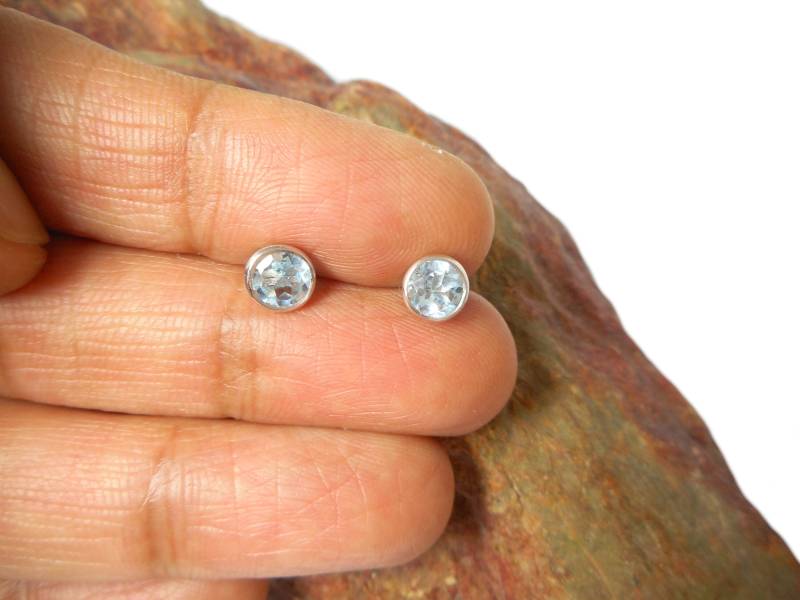 Blautopas Runde Form Sterling Silber Edelstein Ohrstecker 925 - 5 Mm von ArtGeckoJewellery