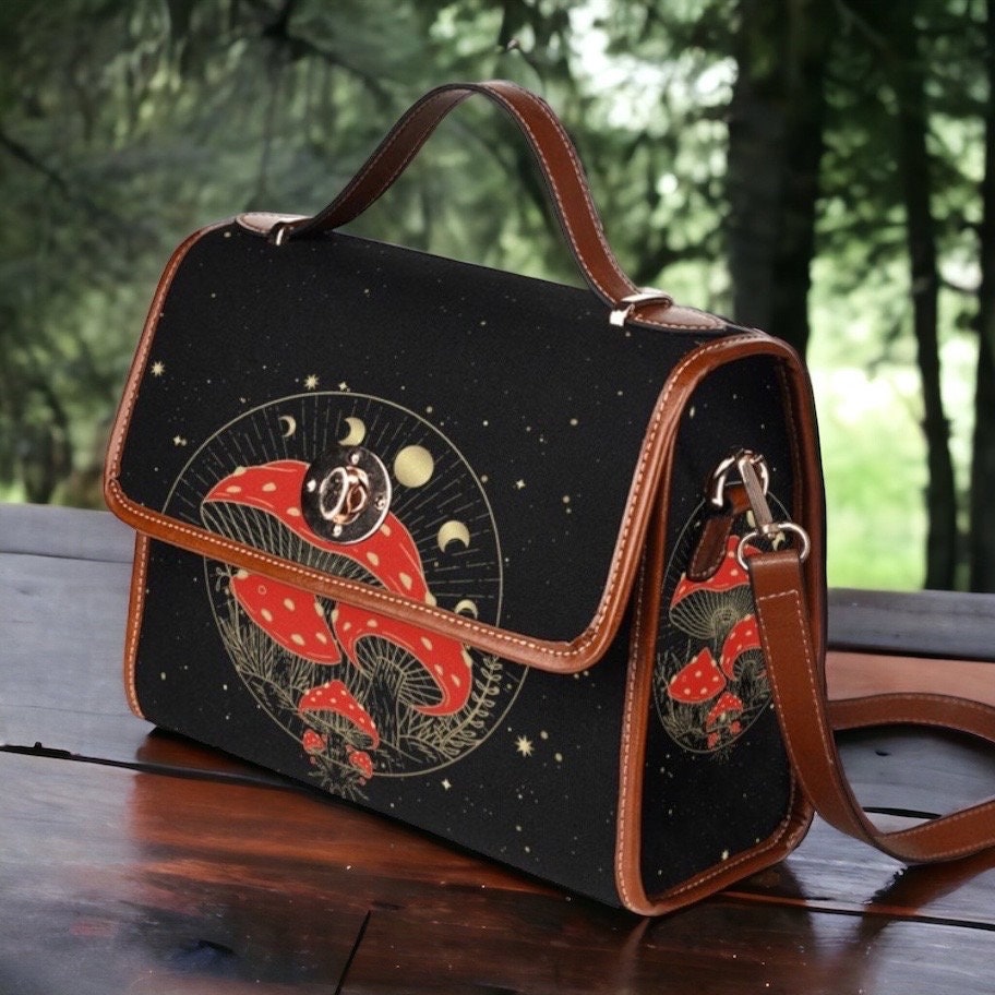 Cottagecore Hexe Canvas Umhängetasche, Süße Frauen Pilz Gekreuzte Körper Geldbörse, Vegane Lederriemen Handtasche, Hippies Boho Geschenk von ArtGuion