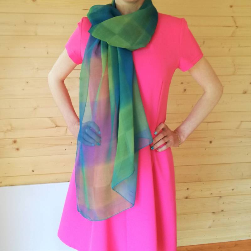 Ein Sommerlicher Türkisfarbener Chiffonschal von ArtHandStudio