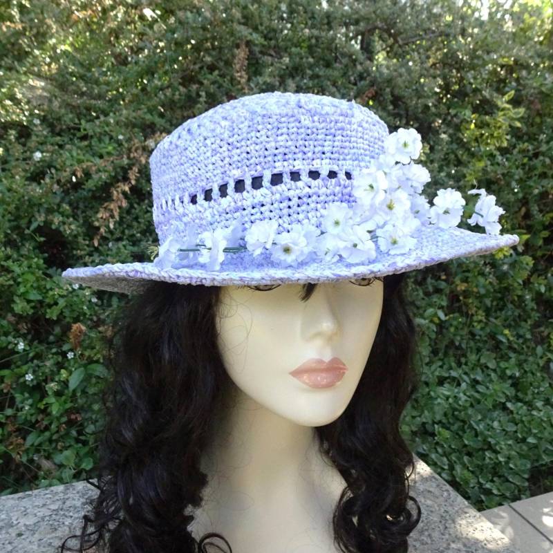 Frauenhäkel-Sommermütze Für Den Strand Regenbogenfarbe, Lavendelfarbe von ArtHandStudio