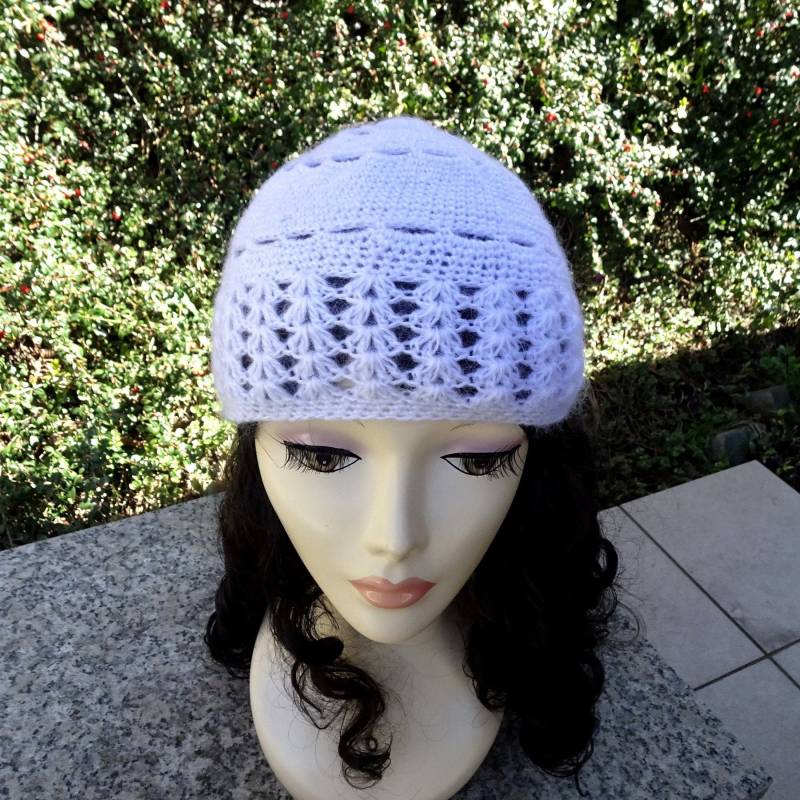 Weiße Damenmütze, Spitze, Durchbrochener Hut von ArtHandStudio