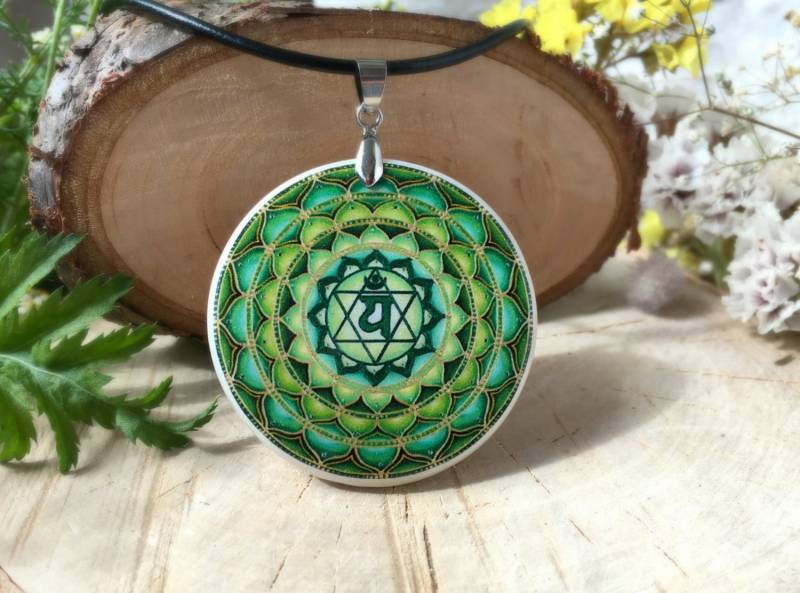 Anahata Polymer Clay Anhänger | Chakra Herz Schmuck von ArtHarmony